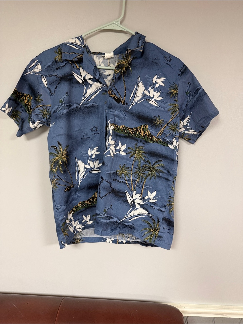 Palmwave Hawaii Button down blue and white Hawaiian shirt XL like new!